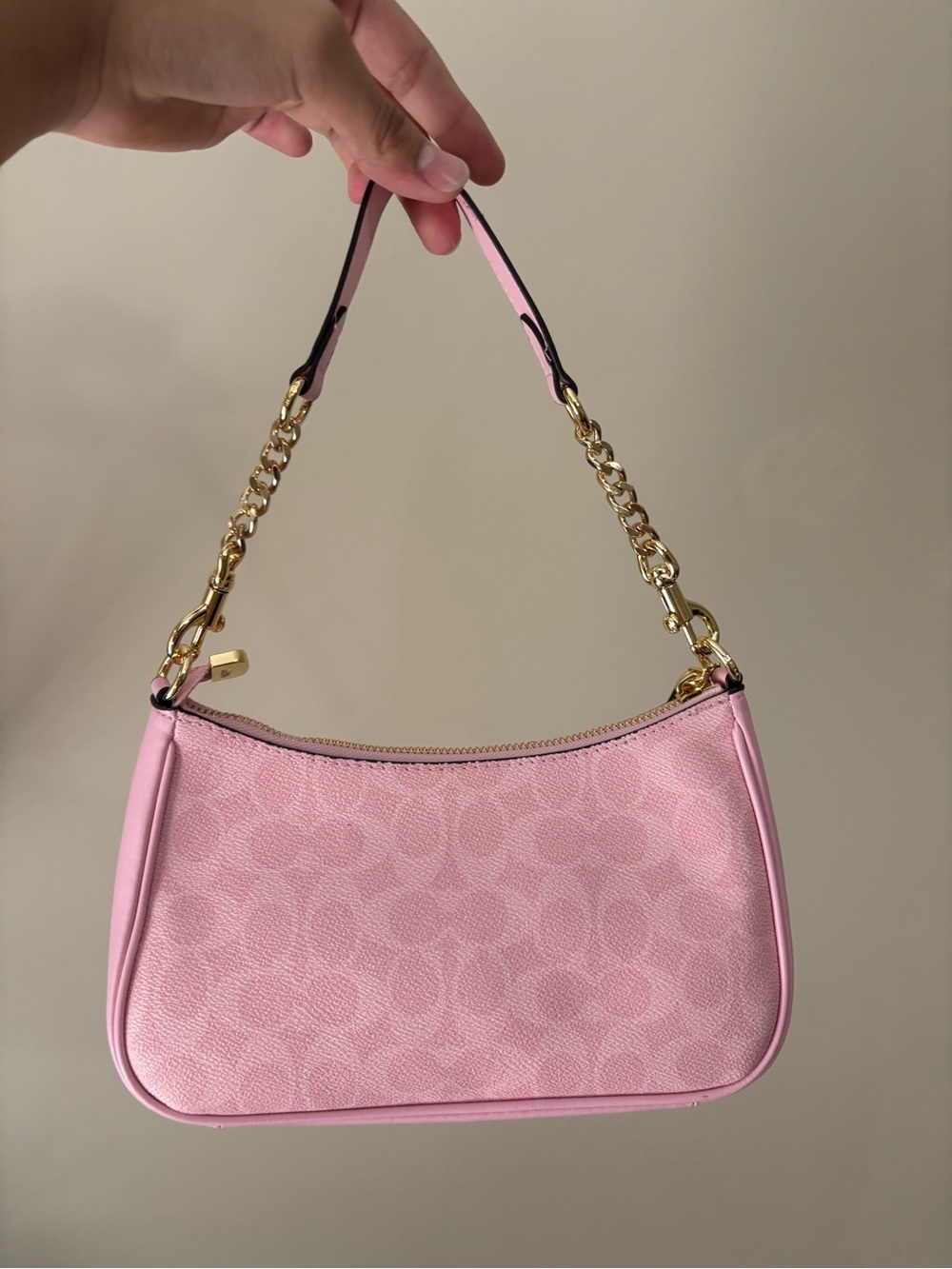 Coach Pink Chain Strap Shoulder Bag with long leash strap for cross body - Picture 2 of 4
